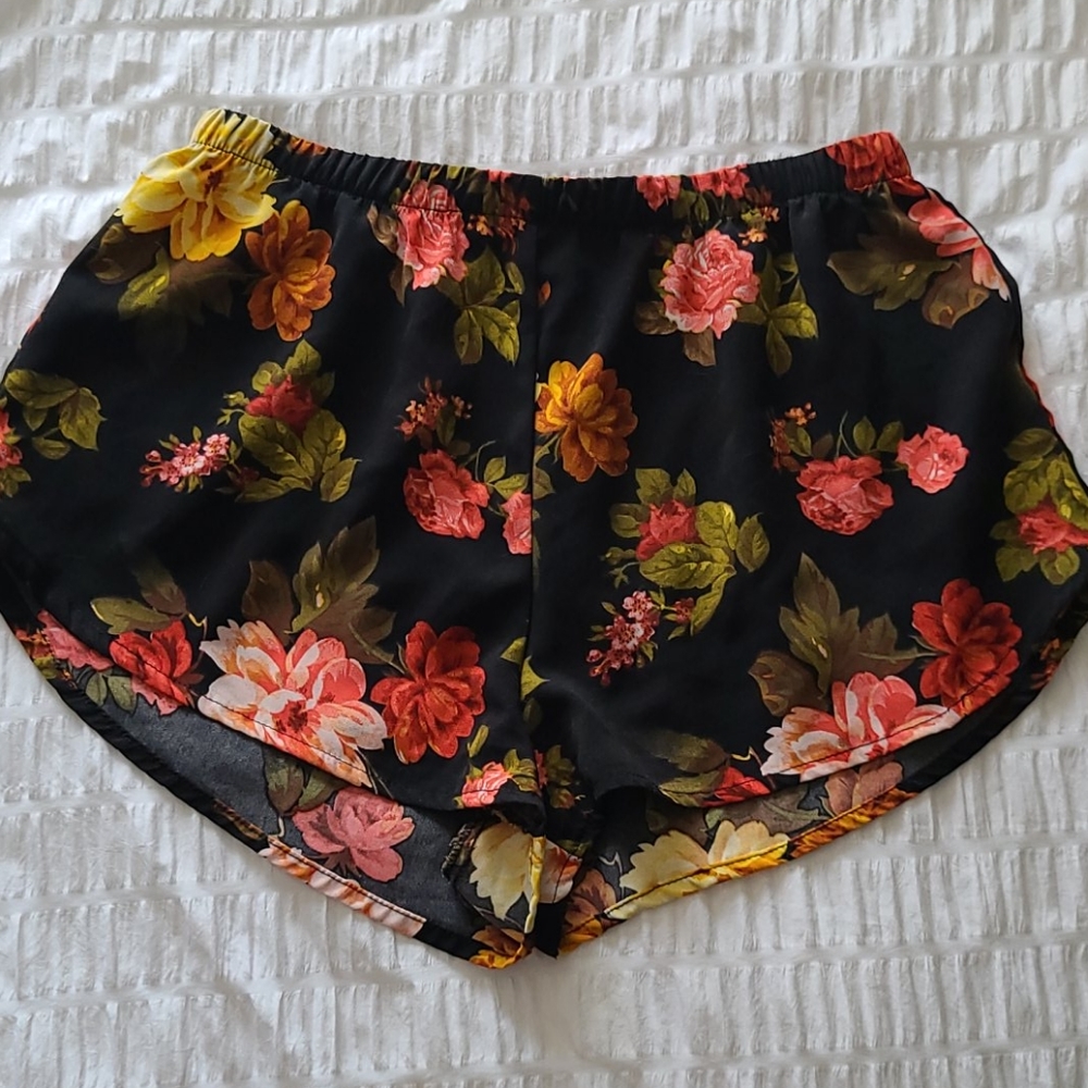 Floral print shorts